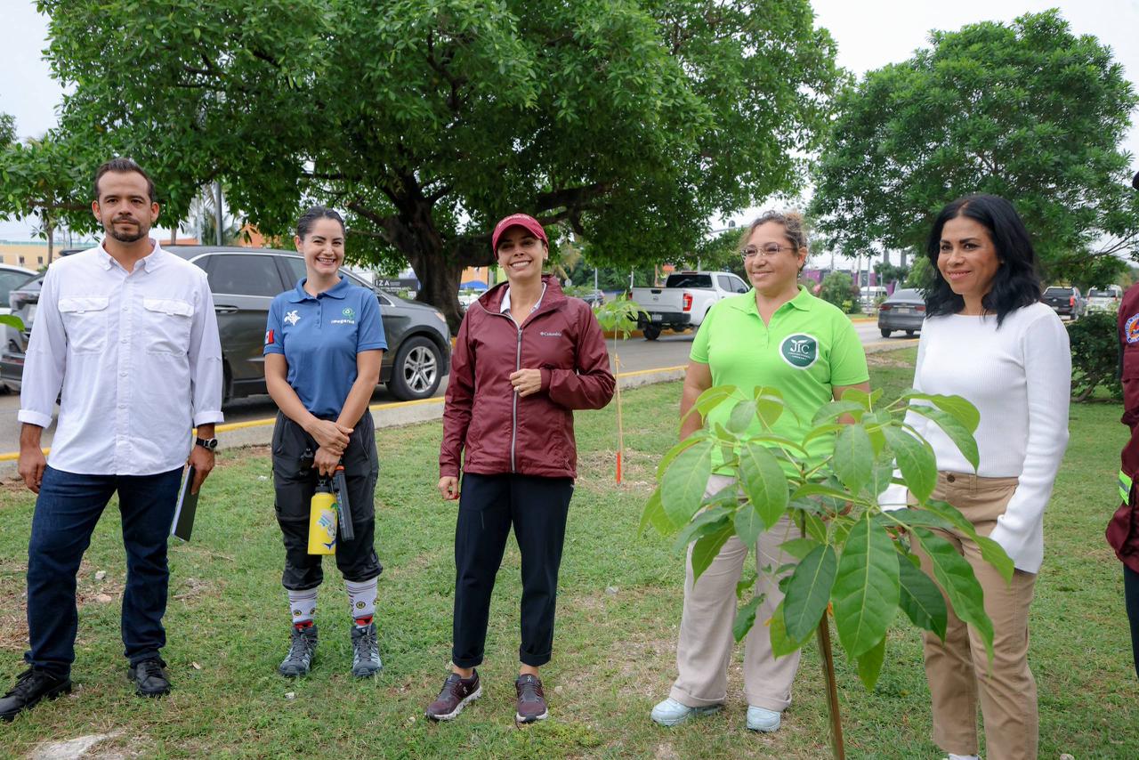 uploads/6/32/01 (2489).Jpeg